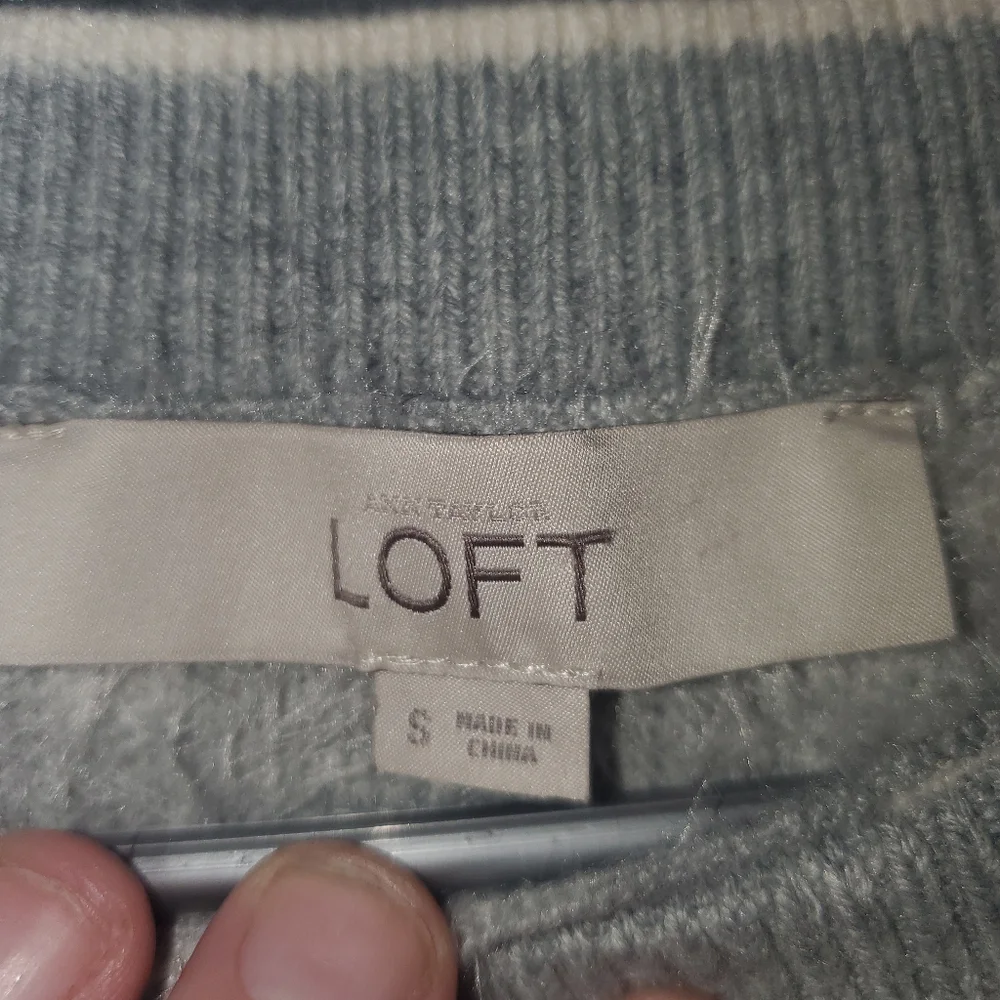 LOFT Gray and Cream womend Crewneck Sweater - Picture 2 of 2